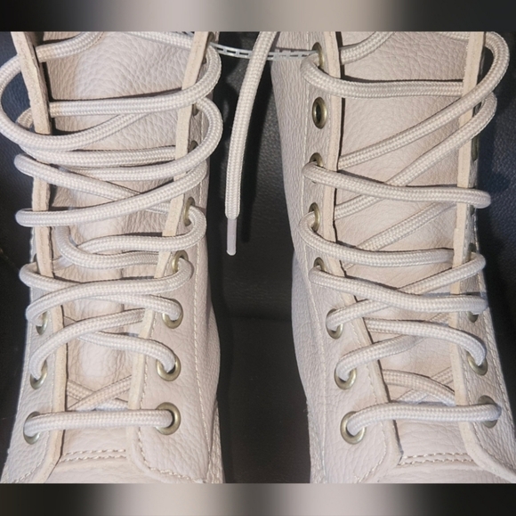 Dr. Martens 1460 Pascal Virginia Leather Lace Up Boots 'Vintage Taupe' size 6 - Picture 4 of 16